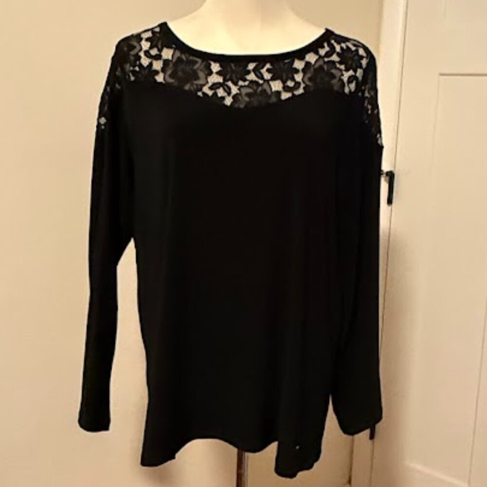 NWT Anne Klein top with lace front